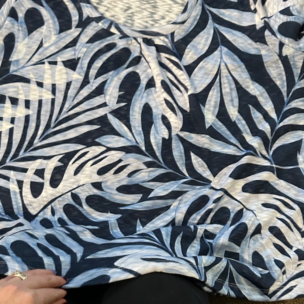 Navy Leaf Print Women's Short Sleeve Top - Picture 4 of 5